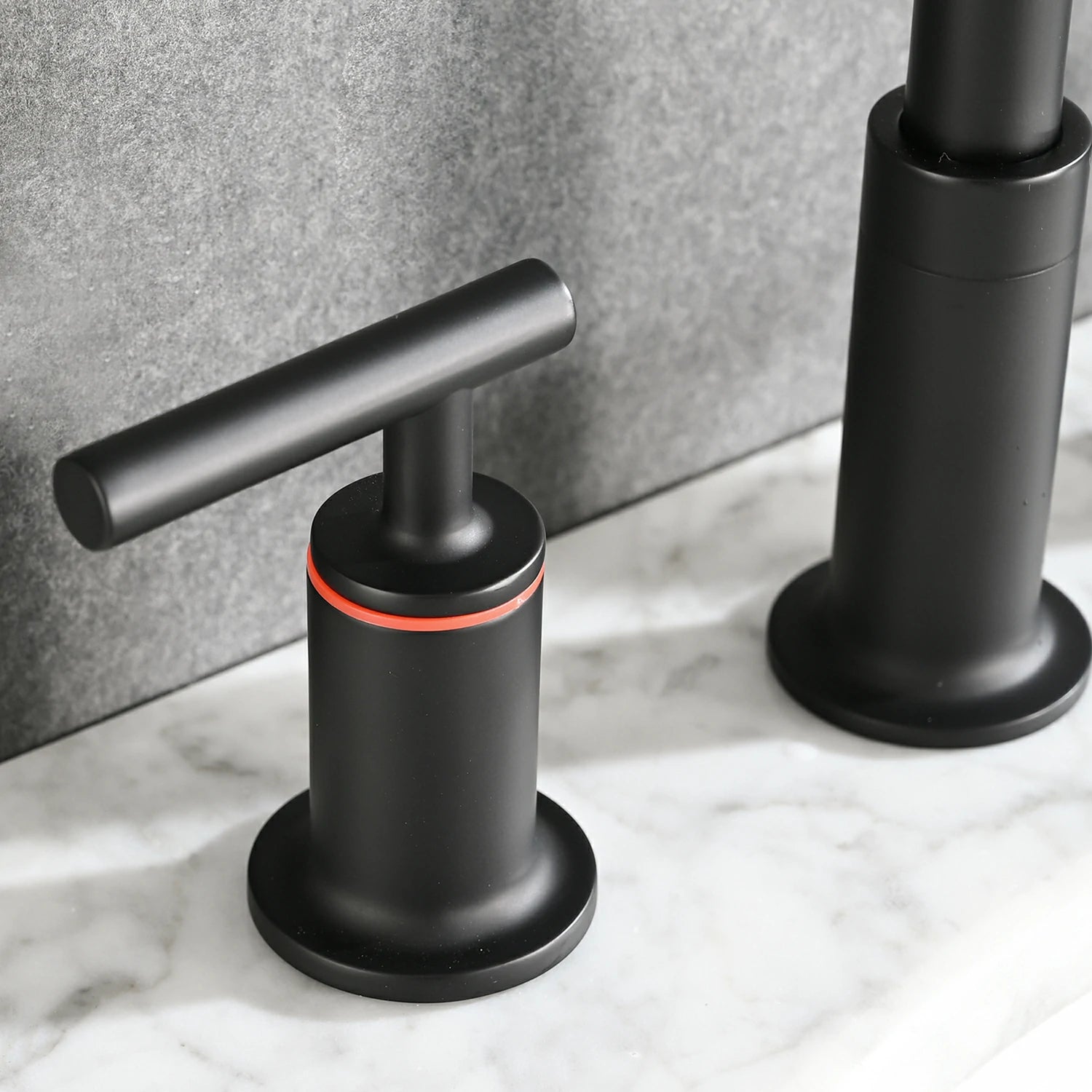 AISU 8 Zoll breiter Badezimmer-Wasserhahn mit Doppelgriff und Pop-Up-Ablauf