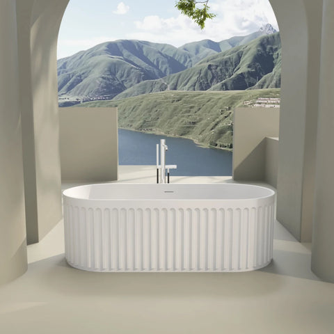 AISU 67" freistehende Badewanne aus massivem Material, luxuriöse freistehende Badewanne aus Kunststeinharz mit Überlauf und Pop-up-Abfluss, cUPC-zertifiziert, Mattweiß