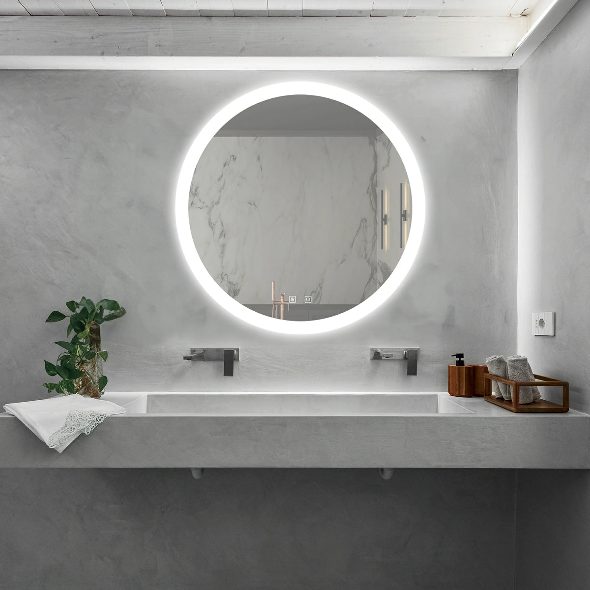 32 Zoll Badezimmer-Kosmetikspiegel mit LED-Beleuchtung, beschlagfrei, dimmbar, CCT einstellbar, IP54 wasserdicht
