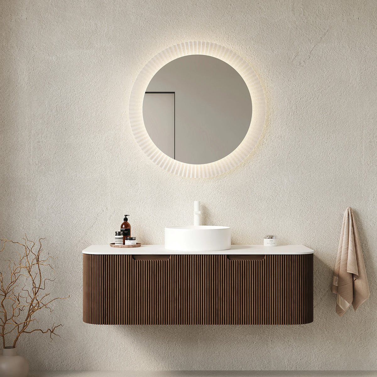 AISU Schwebender Badezimmer-Waschtisch mit geschwungenen Kanten und gestreiftem Design, mit weißem Keramikwaschbecken, OHNE Wasserhahn, vormontiert, Farbe dunkle Walnussholzmaserung