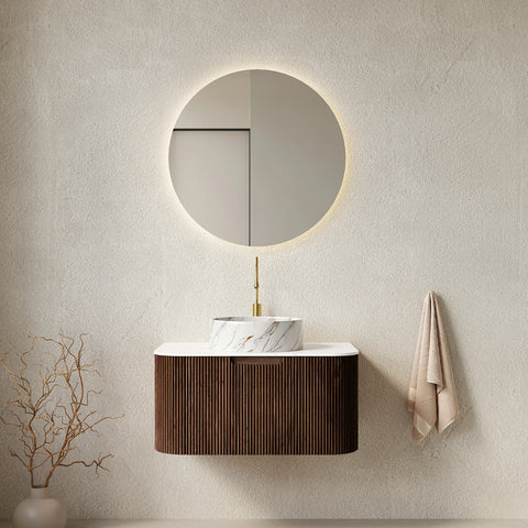 AISU Badezimmer-Waschtisch mit geschwungenen Kanten und gestreiftem Design, zur Wandmontage, mit weißem Keramikwaschbecken mit Steinmuster, vormontiert, Farbe dunkle Walnussholzmaserung