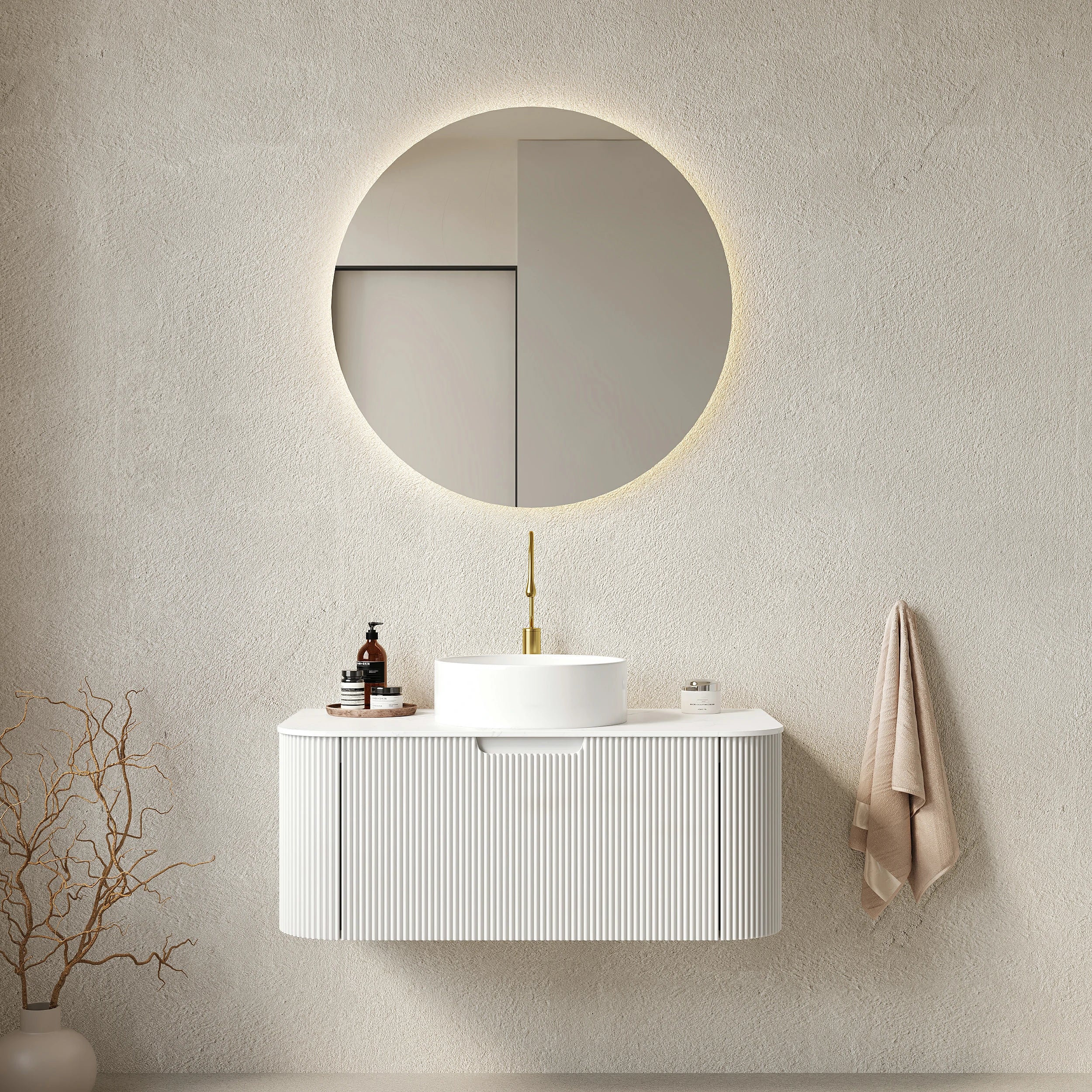 AISU Schwebender Badezimmer-Waschtisch mit geschwungenen Kanten und gestreiftem Design und rundem Keramikbecken, Farbe Weiß