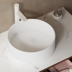 AISU Badezimmer-Waschtisch mit geschwungenen Kanten und gestreiftem Design, zur Wandmontage, mit weißem Keramikwaschbecken ohne Wasserhahn, vormontiert, Farbe dunkle Walnussholzmaserung